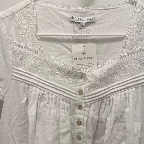 Eileen West White Long Sleeve nightgown with Lace Detail - Picture 4 of 4